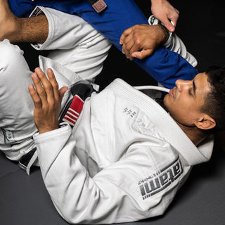 BJJ Gi Tatami Fightwear Estilo Black Label bianco-grigio