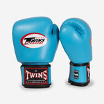 Luvas de Muay Thai Twins Special BGVL 3 Azul claro